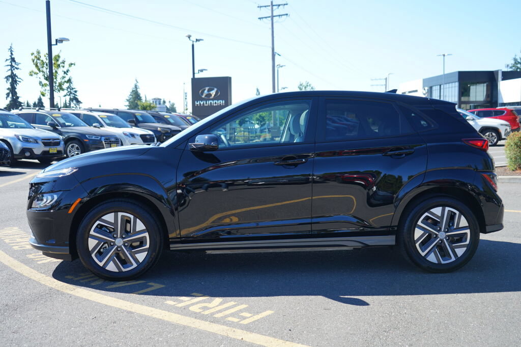 Certified 2023 Hyundai Kona Limited FWD image 8