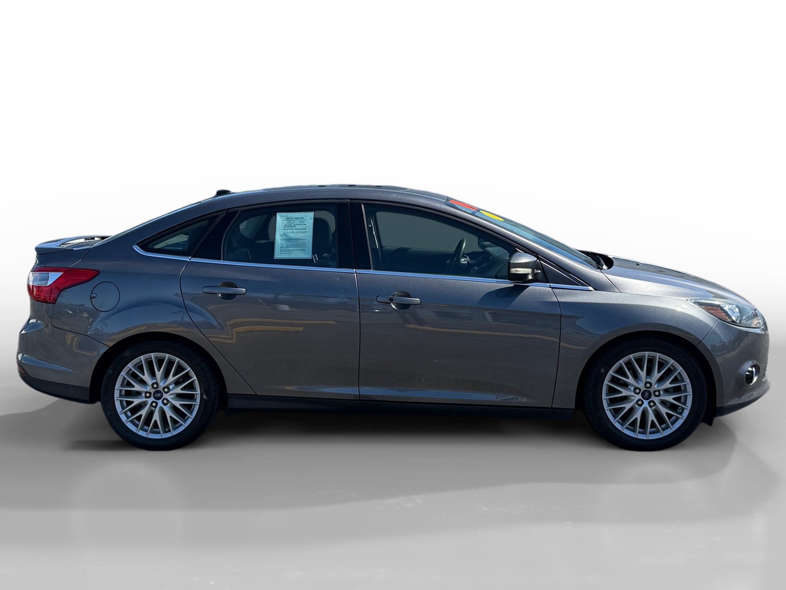 Used 2014 Ford Focus Titanium FWD image 6