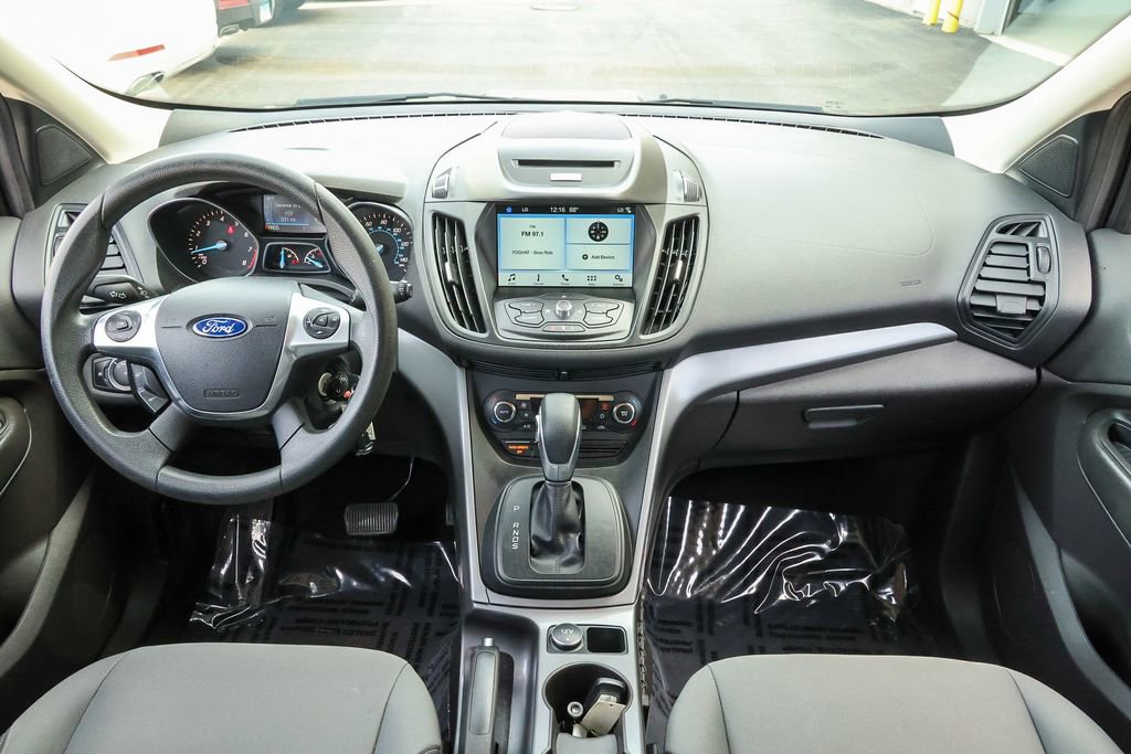 Used 2016 Ford Escape SE w/ Equipment Group 201A image 6