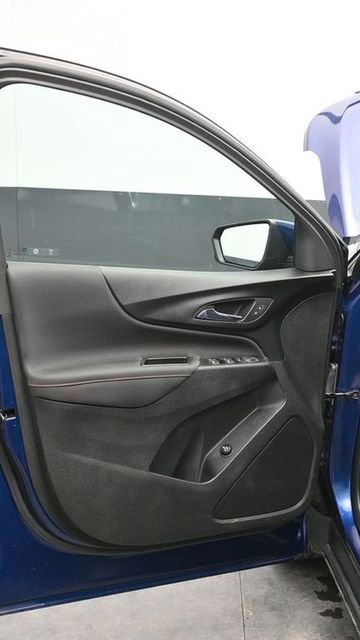 Used 2023 Chevrolet Equinox RS image 17