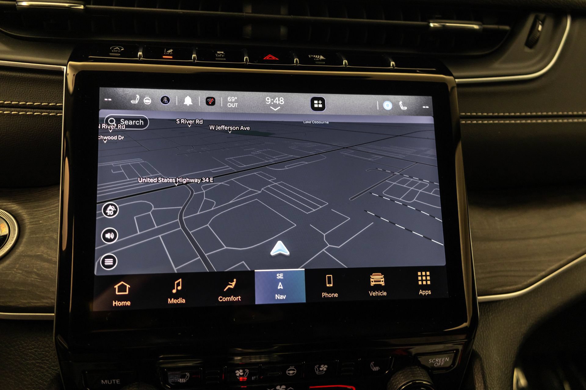 Used 2023 Jeep Grand Cherokee Limited w/ Luxury Tech Group II AWD/4WD image 25