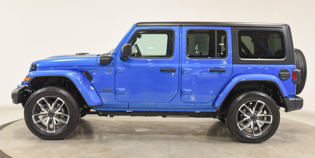 Used 2024 Jeep Wrangler Unlimited w/ Technology Group image 10