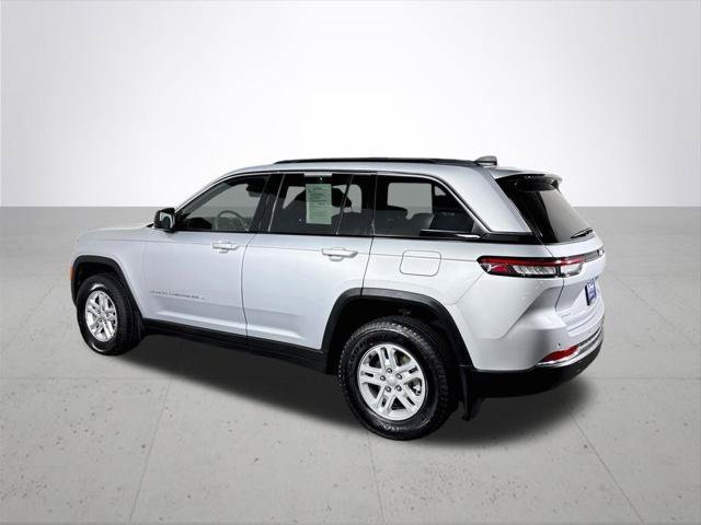 Certified 2025 Jeep Grand Cherokee Laredo w/ MOPAR Finishing Package AWD/4WD image 9
