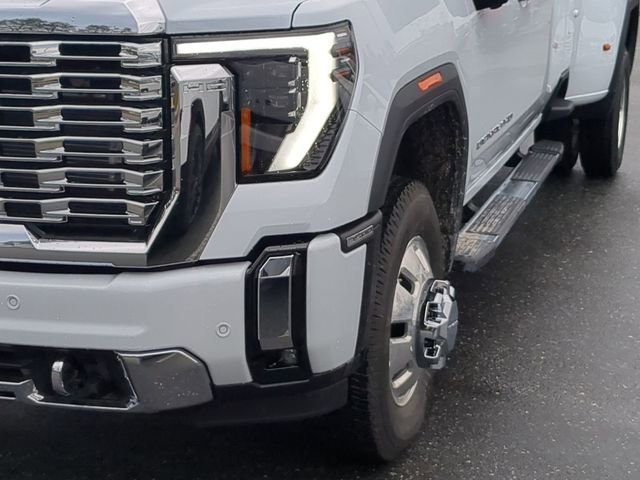 New 2026 GMC Sierra 3500 Denali w/ Denali Reserve Package AWD/4WD image 14