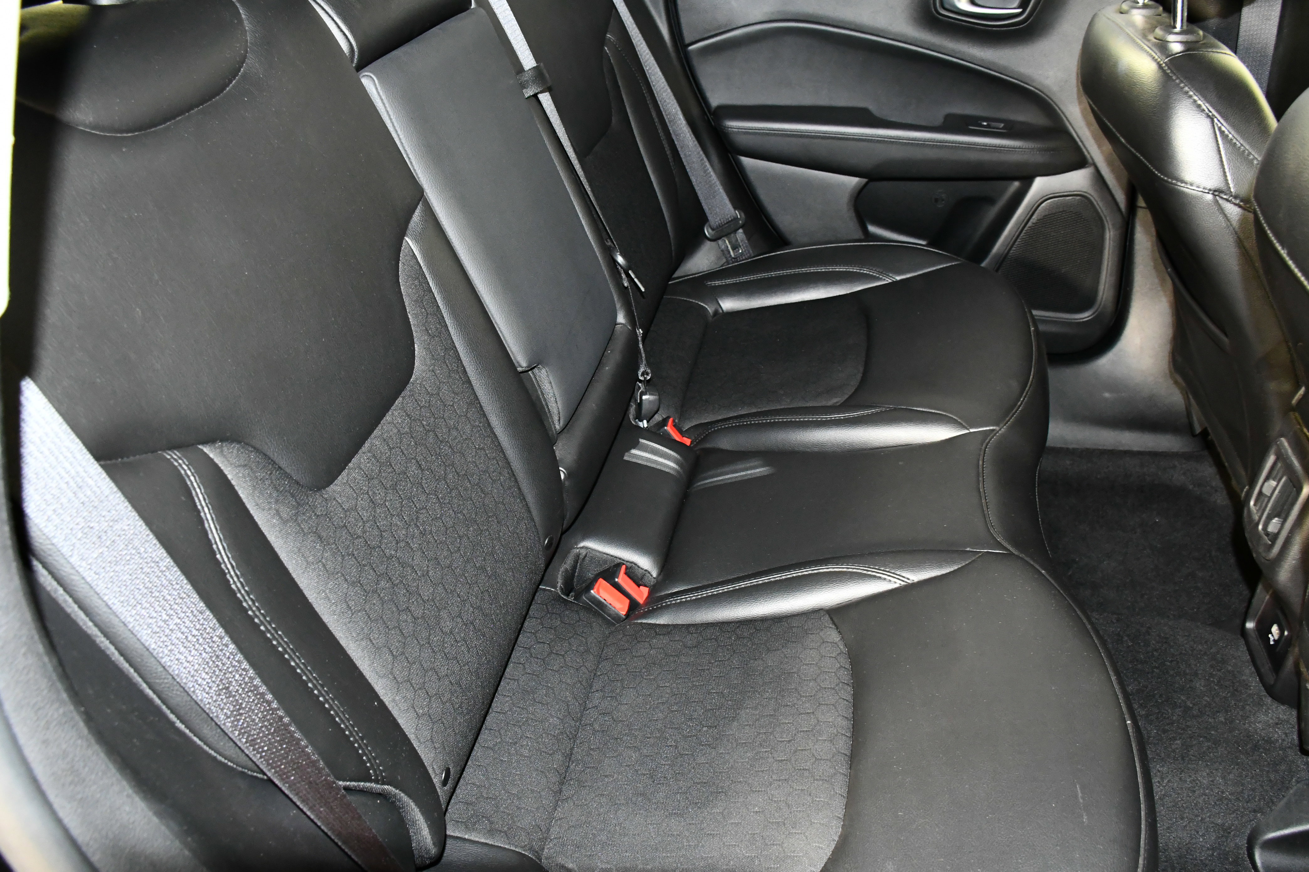 Used 2020 Jeep Compass Altitude image 45