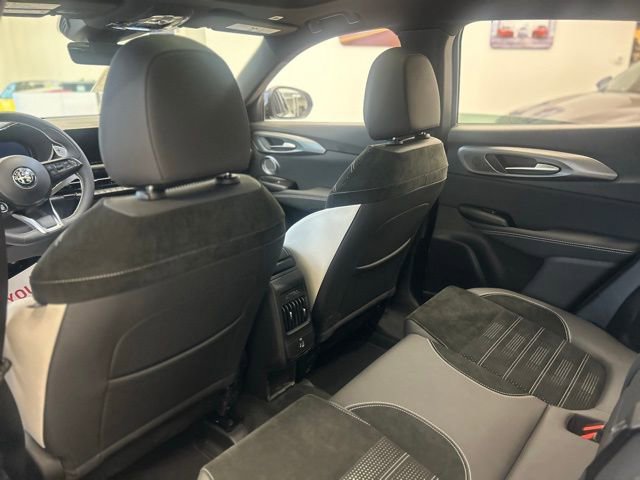 New 2026 Alfa Romeo Tonale w/ Active Assist Package AWD/4WD image 15