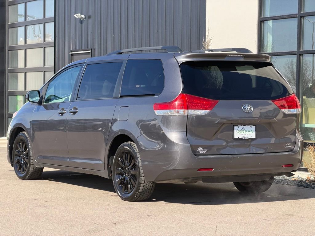 Used 2012 Toyota Sienna LE w/ Towing Pkg image 3