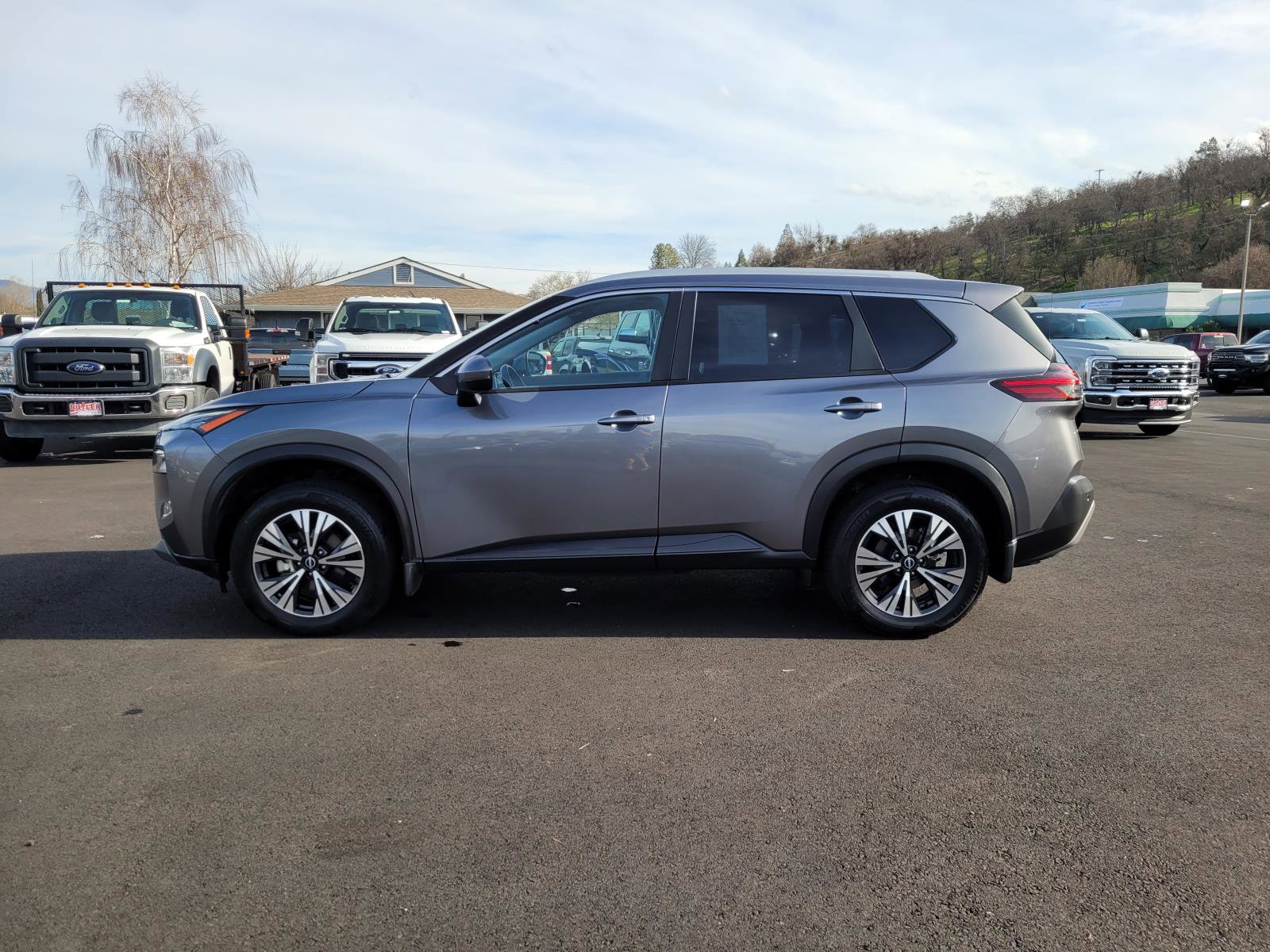Used 2022 Nissan Rogue SV w/ SV Premium Package image 8