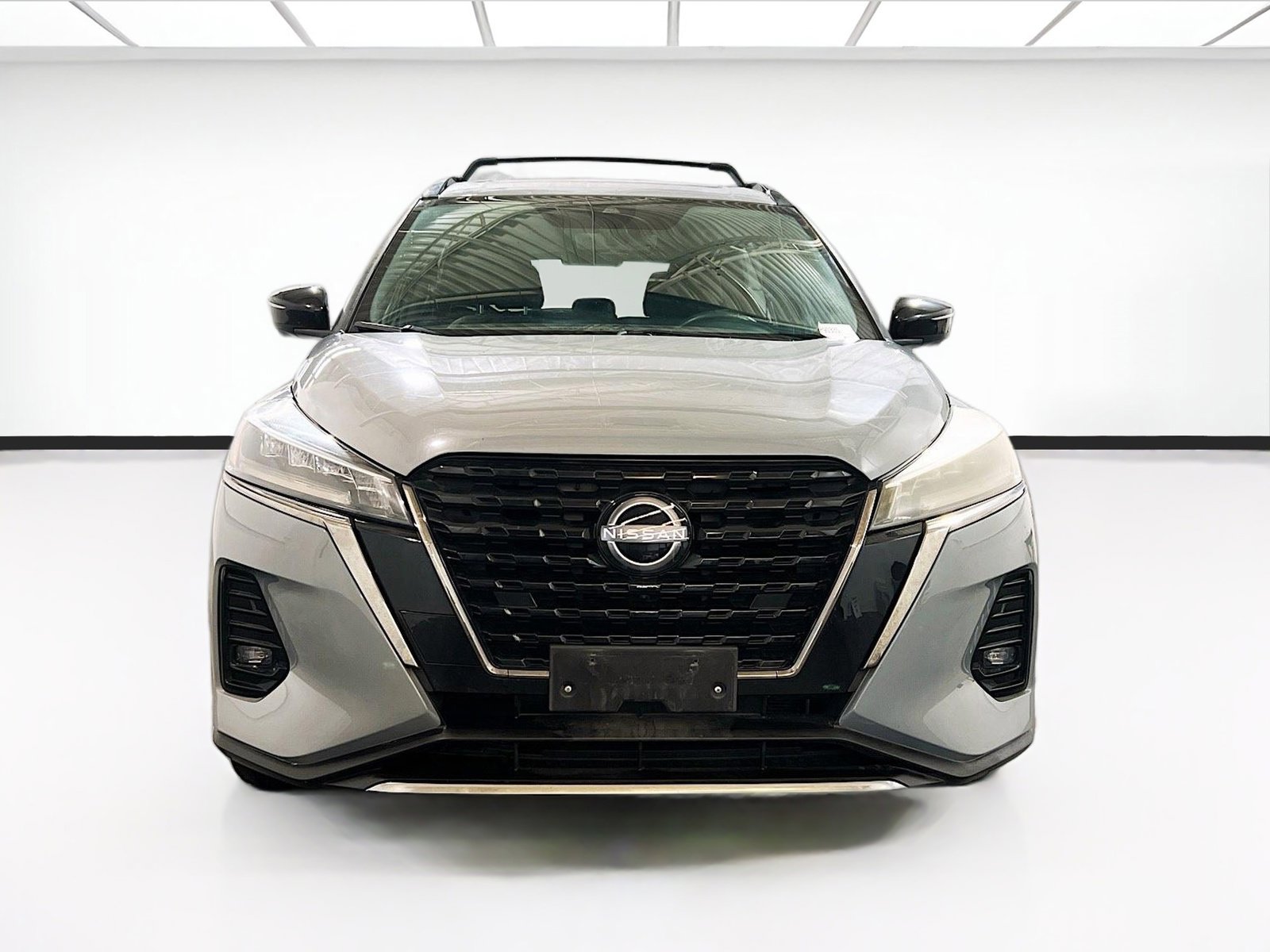 Used 2022 Nissan Kicks SR w/ Interior Electronics Package image 2