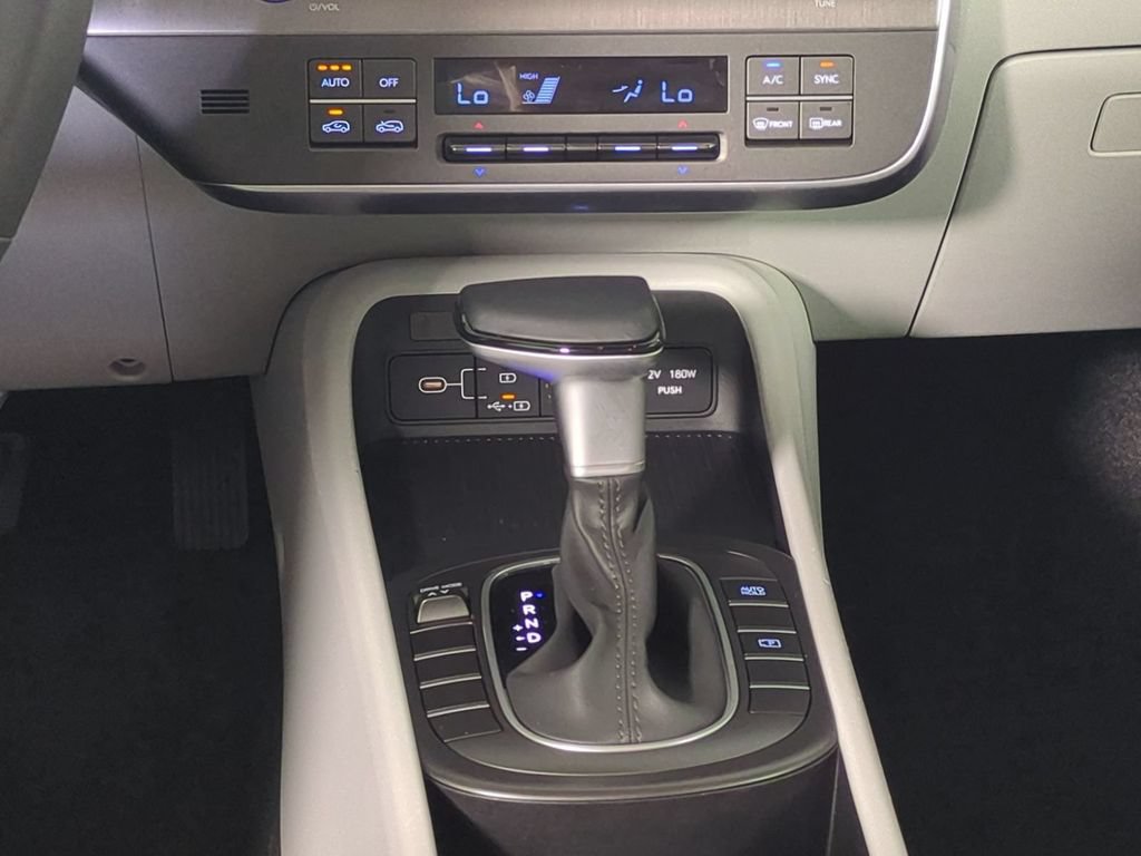 Used 2025 Hyundai Kona SEL FWD image 22