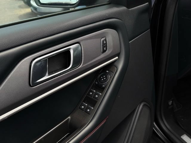 Used 2025 Ford Explorer ST-Line AWD/4WD image 14
