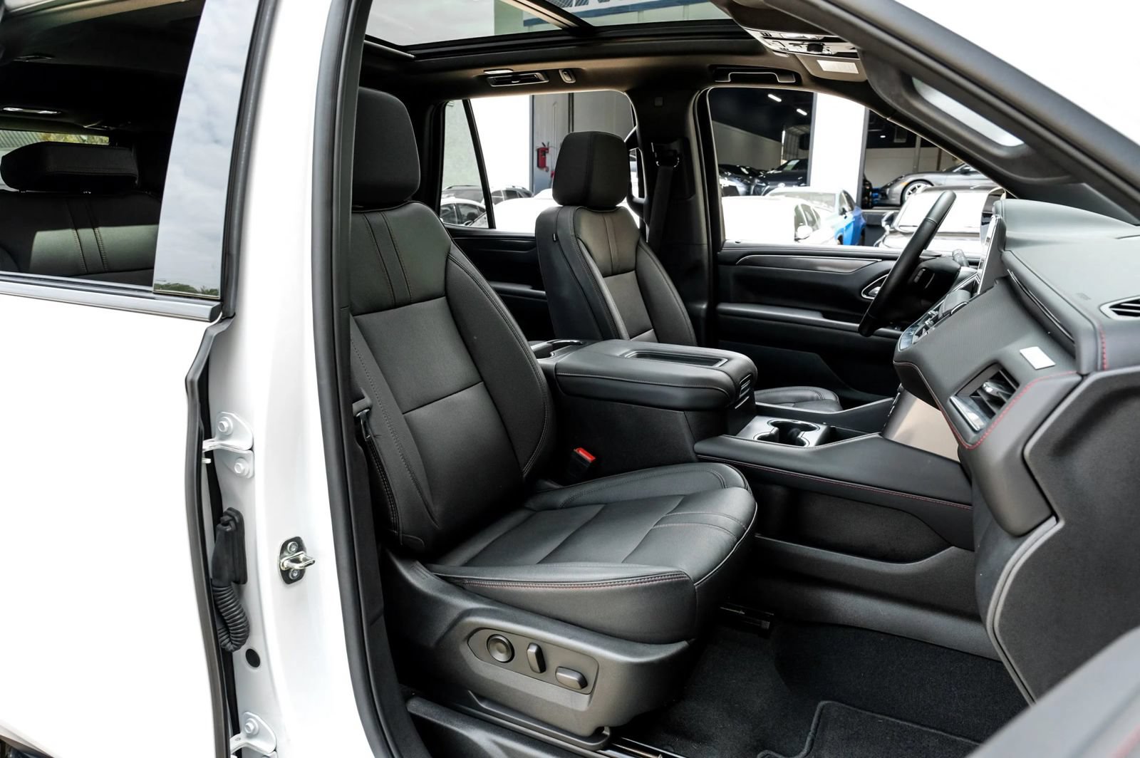 Used 2023 Chevrolet Tahoe RST w/ Luxury Package AWD/4WD image 44