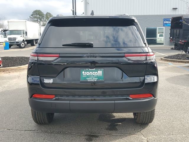 New 2025 Jeep Grand Cherokee Altitude image 5