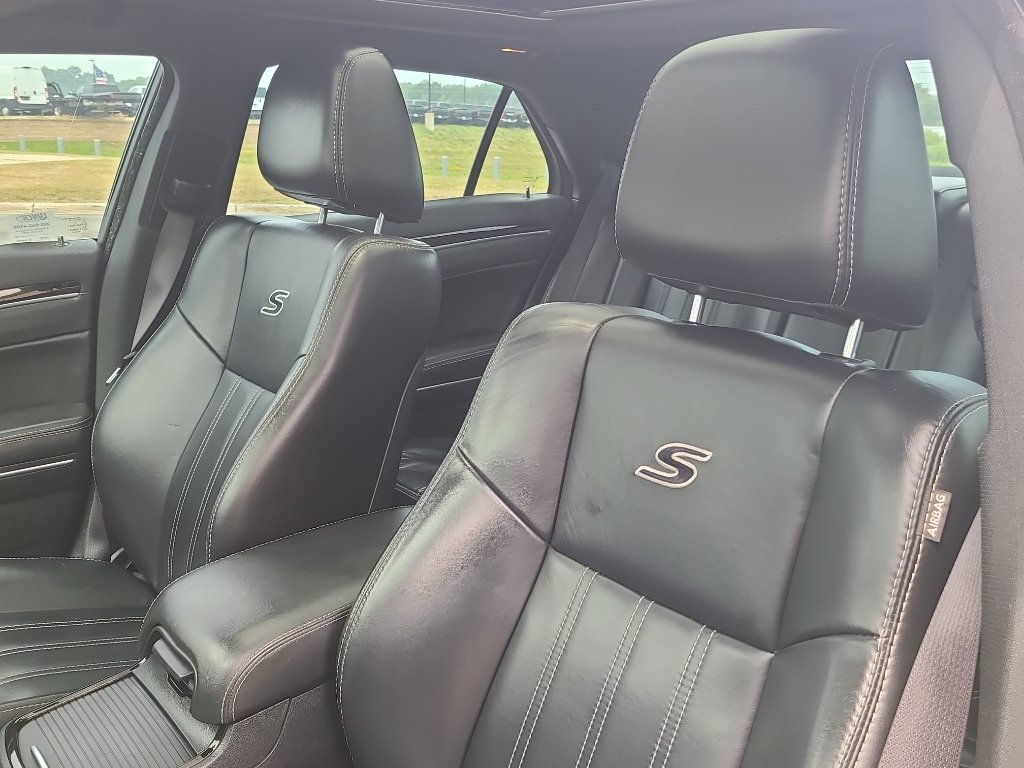 Used 2017 Chrysler 300 S w/ 300S Premium Group AWD/4WD image 18