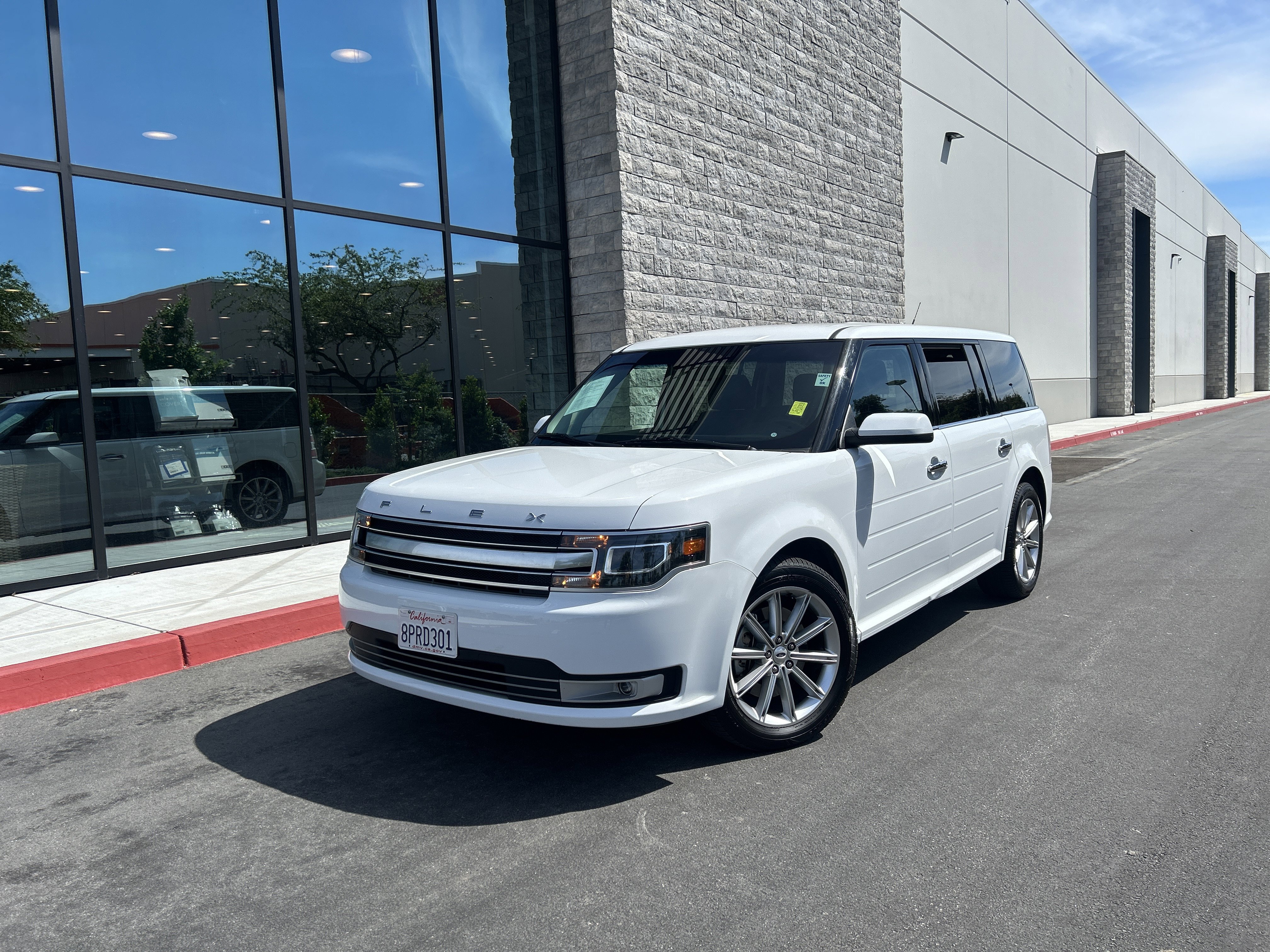 Used 2019 Ford Flex Limited image 1