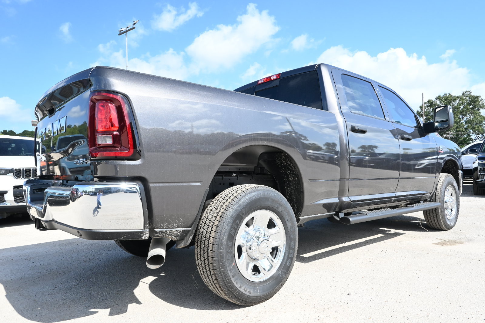 New 2026 RAM 2500 Tradesman AWD/4WD image 2