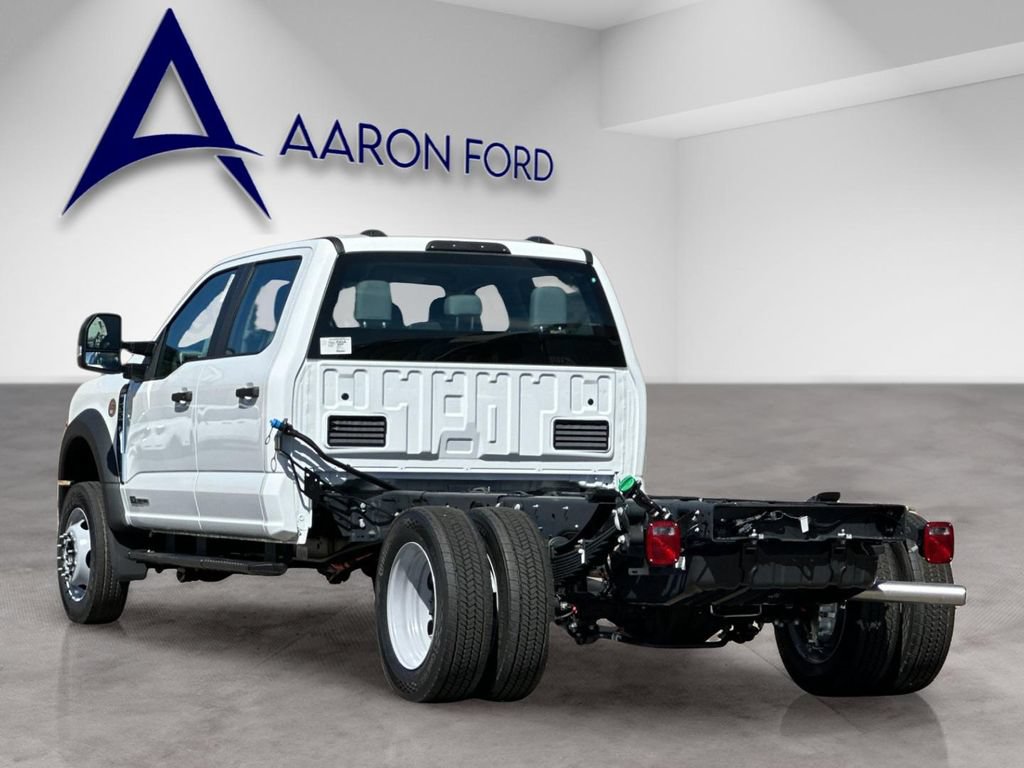 New 2026 Ford F550 4x4 Crew Cab image 3