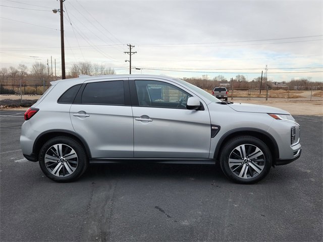 Used 2025 Mitsubishi Outlander Sport AWD image 2