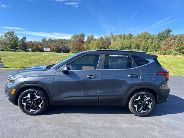 Used 2024 Kia Seltos EX FWD image 3