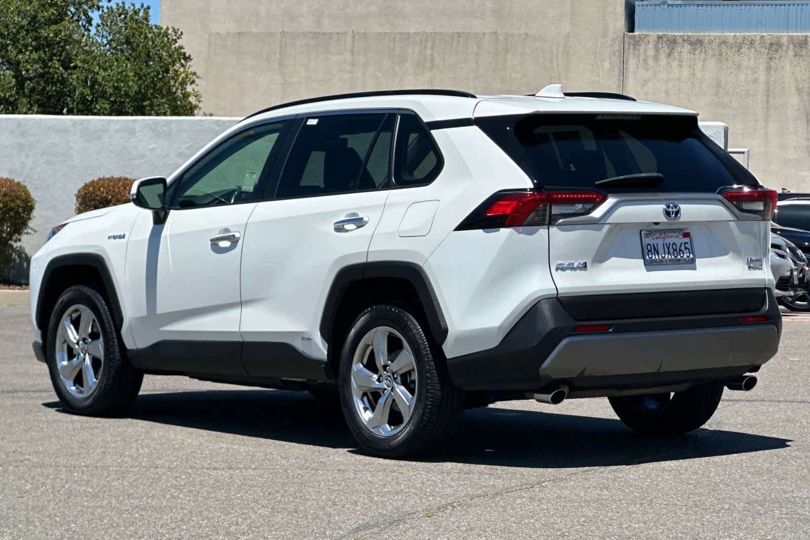 Used 2020 Toyota RAV4 Limited AWD/4WD image 7