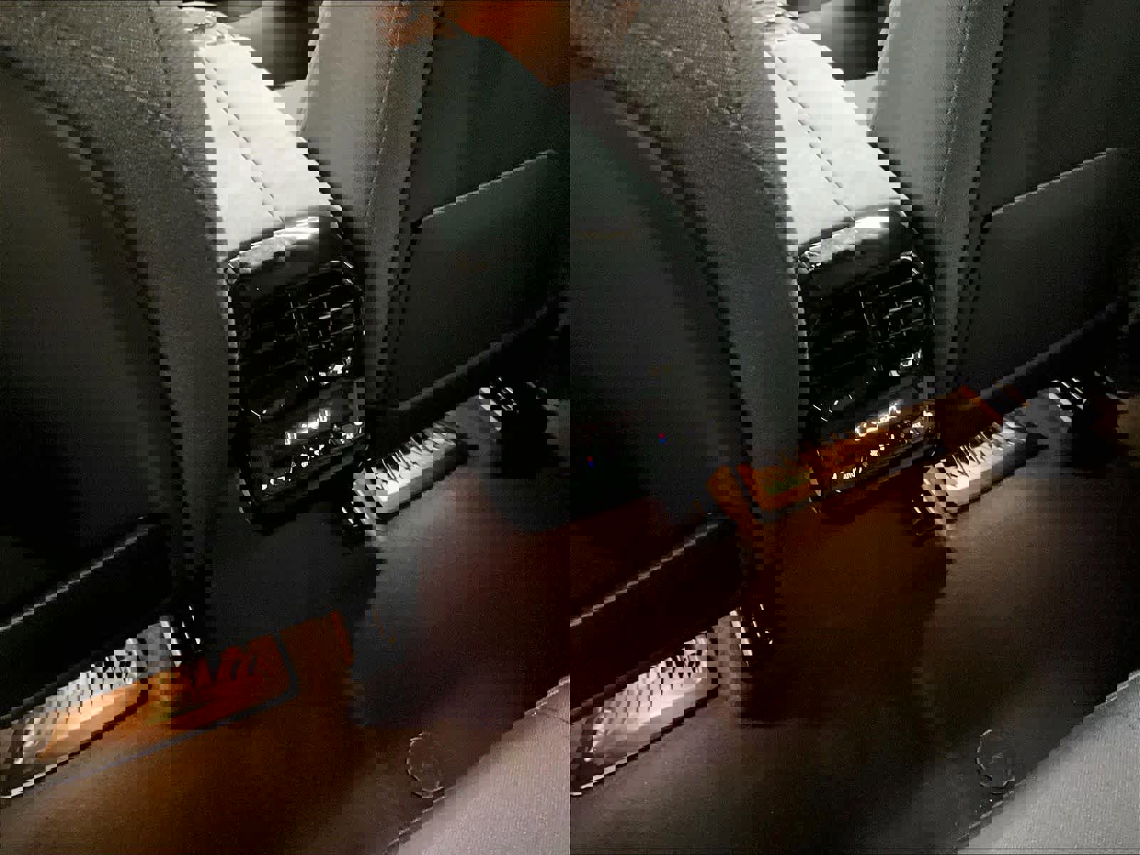 Used 2025 BMW iX xDrive50 image 36