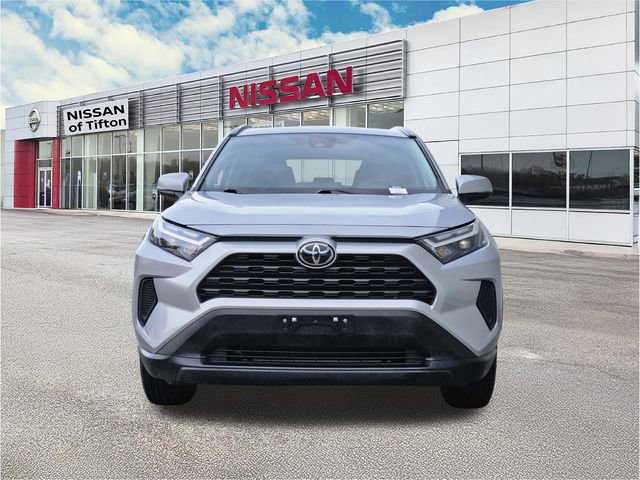 Used 2025 Toyota RAV4 XLE FWD image 2