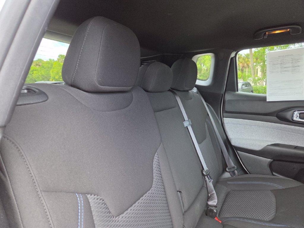 Used 2023 Jeep Compass Sport AWD/4WD image 19
