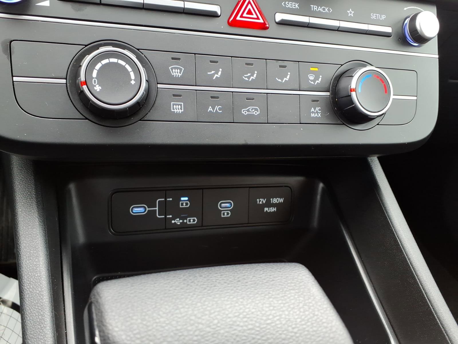 Certified 2025 Hyundai Tucson SE image 23