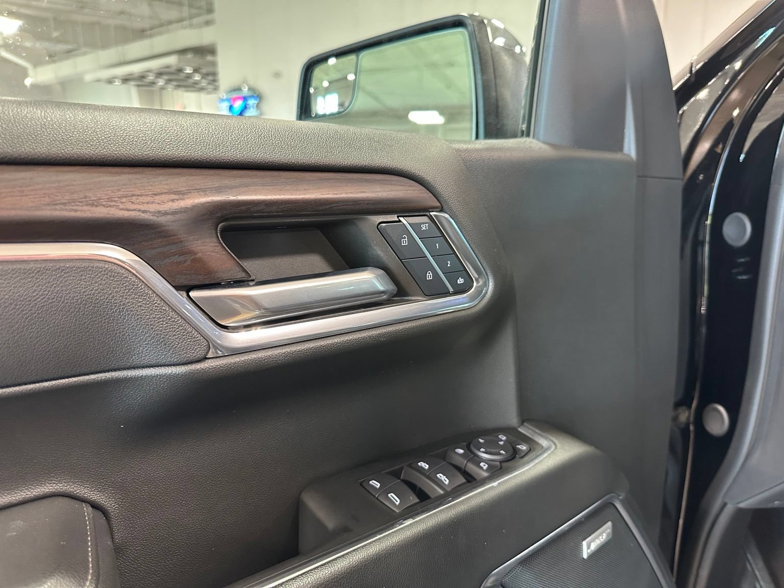 Used 2024 GMC Sierra 1500 SLT w/ SLT Premium Package AWD/4WD image 13