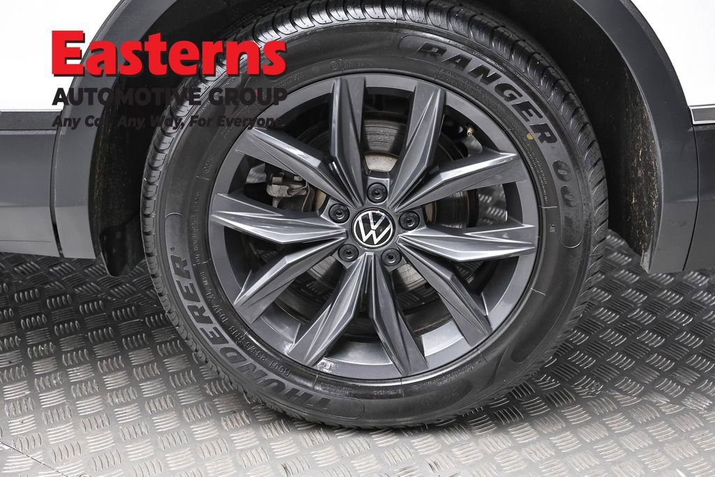 Used 2024 Volkswagen Tiguan SE image 8