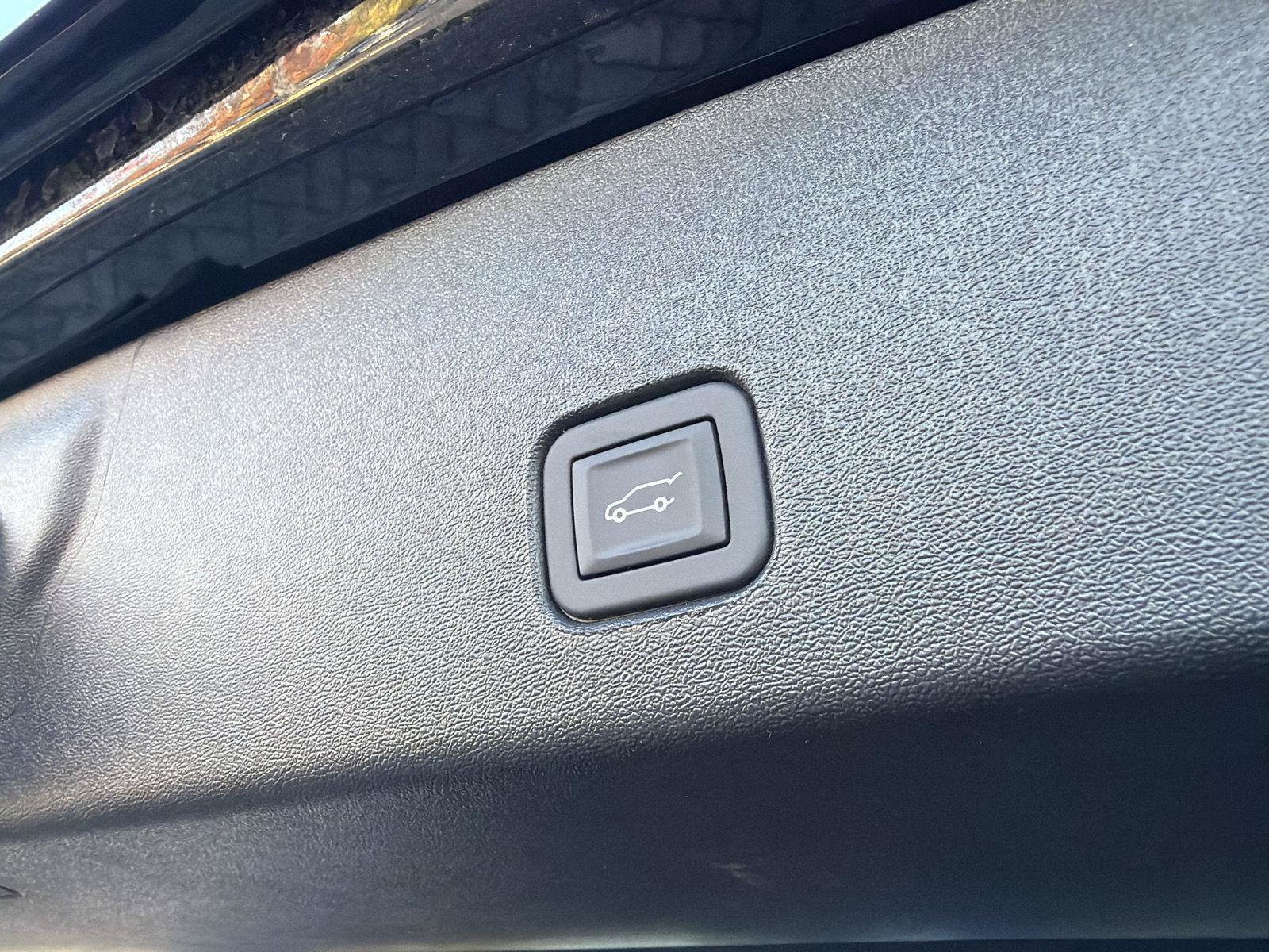 Used 2026 Cadillac Optiq Sport 2 w/ LPO, Floor Liner Package AWD/4WD image 43