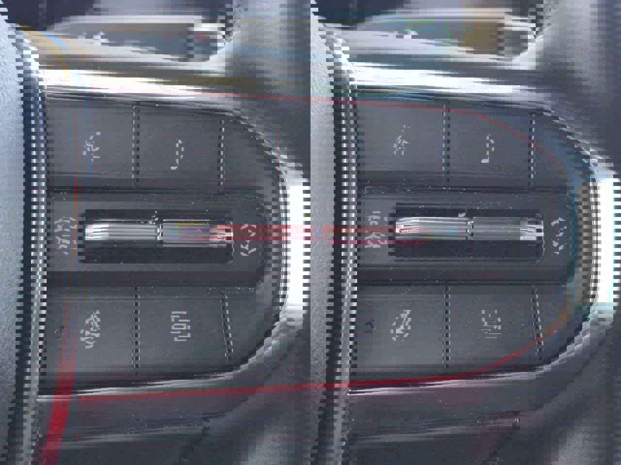 Used 2025 GMC Acadia Elevation image 25