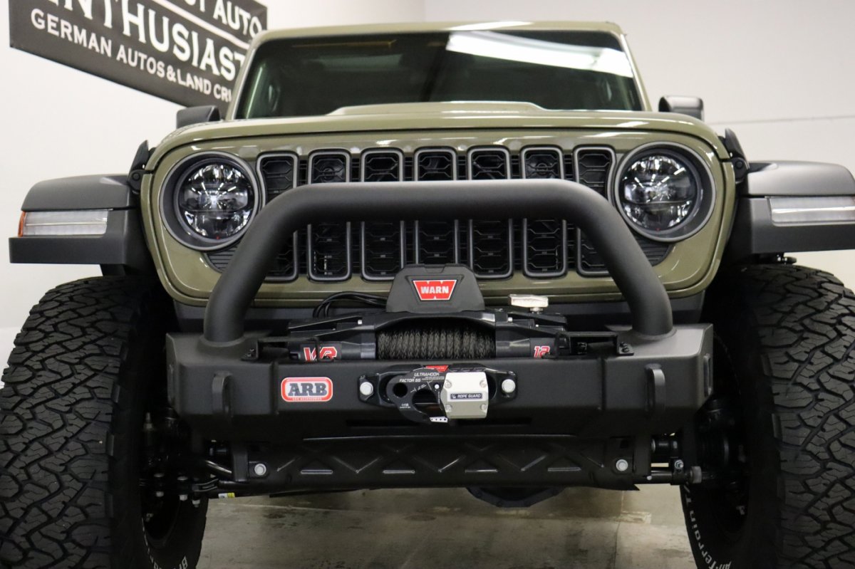 Used 2026 Jeep Wrangler Unlimited Rubicon w/ Xtreme 35 Tire Package image 3