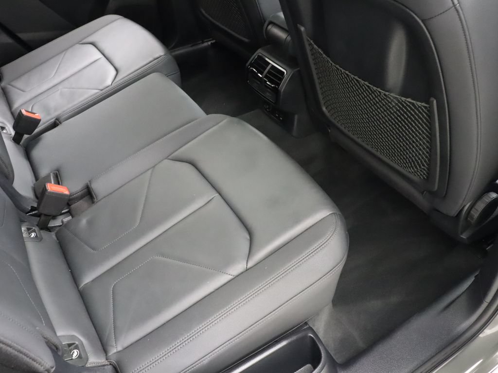 Used 2020 Audi Q3 2.0T Premium AWD/4WD image 36