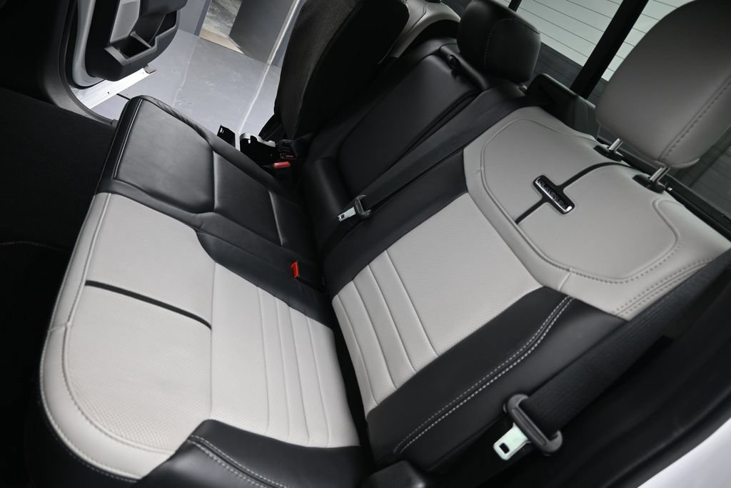 Used 2023 Ford F150 Lightning Platinum AWD/4WD image 26