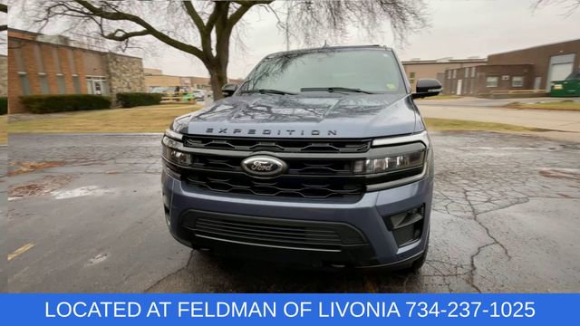Used 2022 Ford Expedition Limited image 3