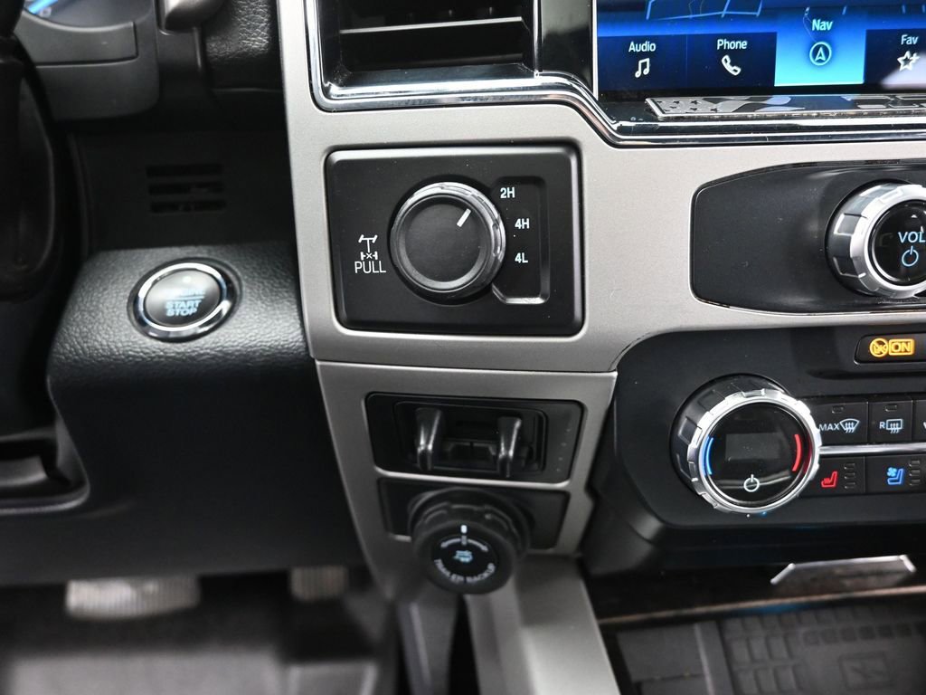 Used 2022 Ford F250 Lariat w/ Black Appearance Package image 17