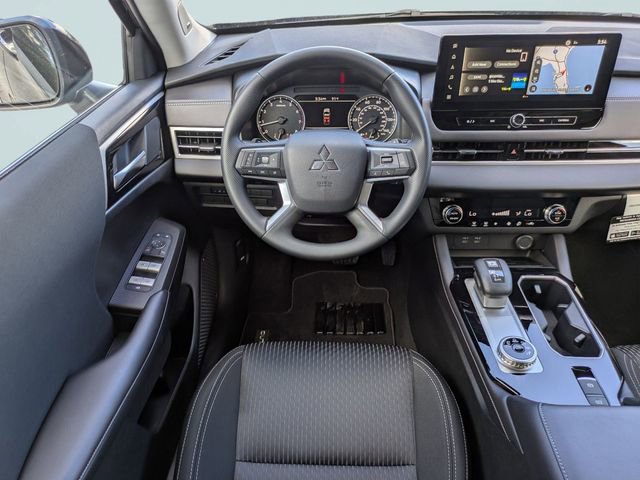 New 2025 Mitsubishi Outlander ES image 15