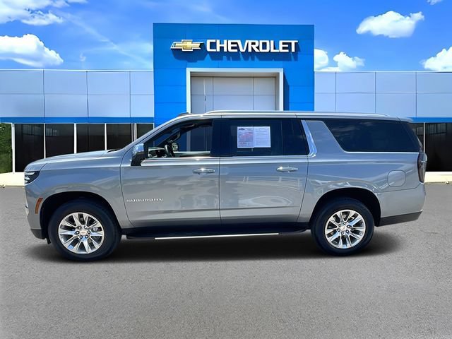 Used 2026 Chevrolet Suburban Premier AWD/4WD image 6