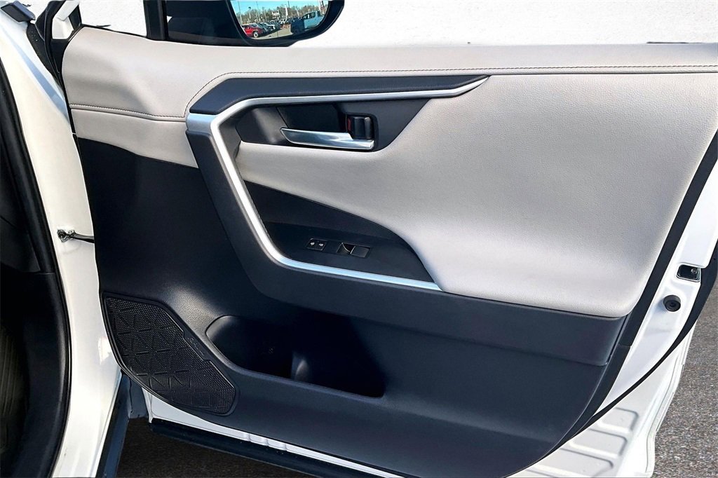 Certified 2020 Toyota RAV4 Limited image 29