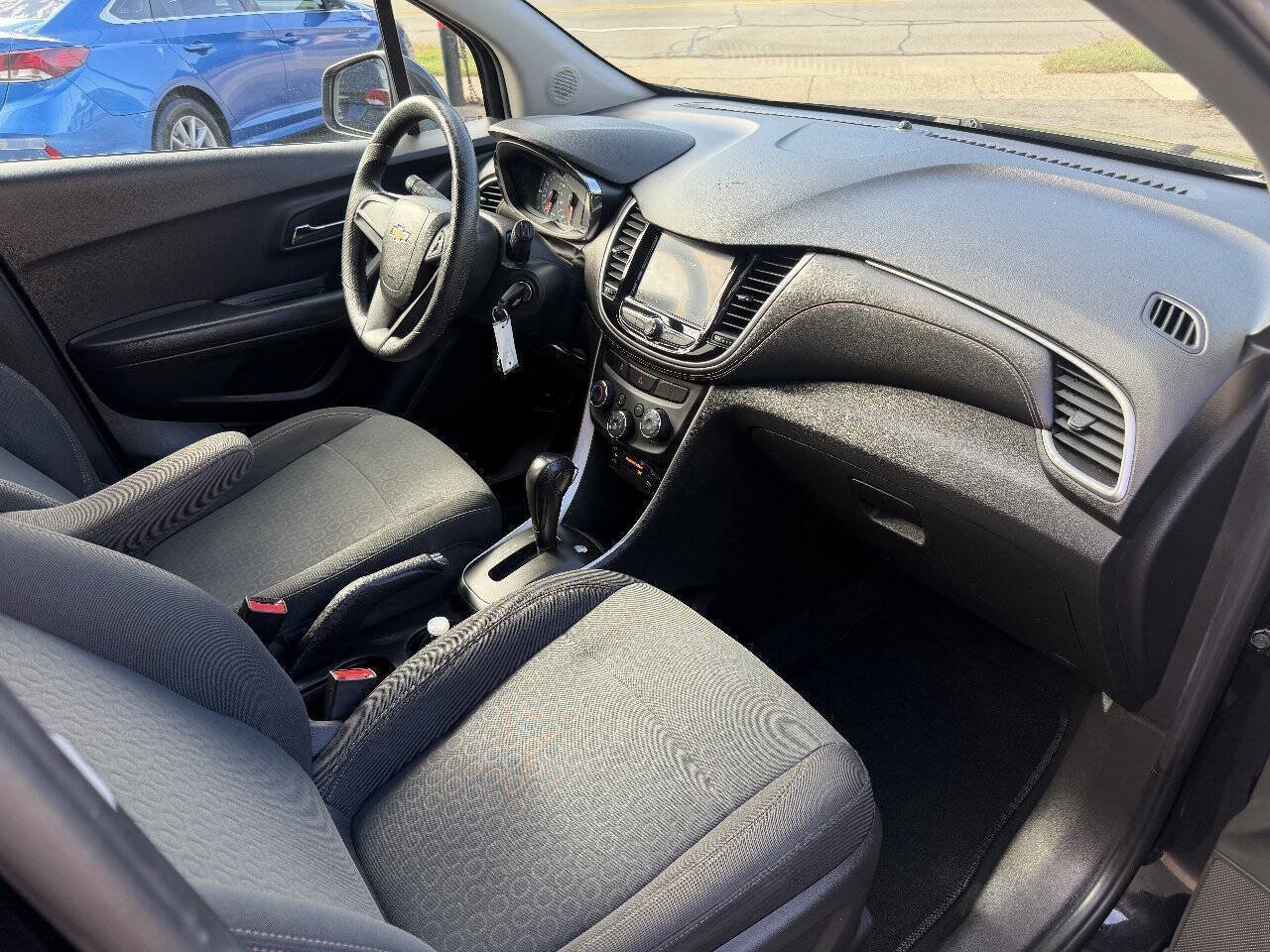 Used 2020 Chevrolet Trax LS FWD image 8
