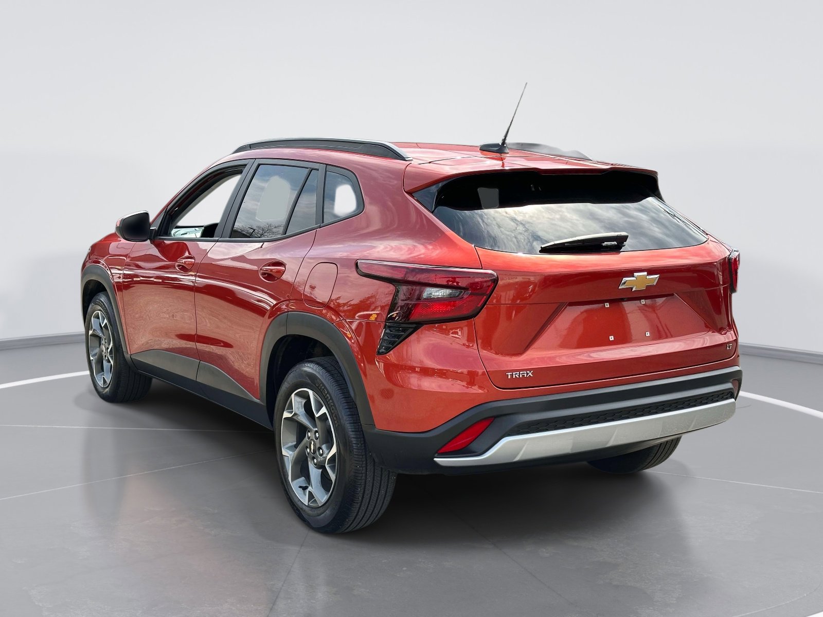 Used 2024 Chevrolet Trax LT w/ Driver Confidence Package image 7