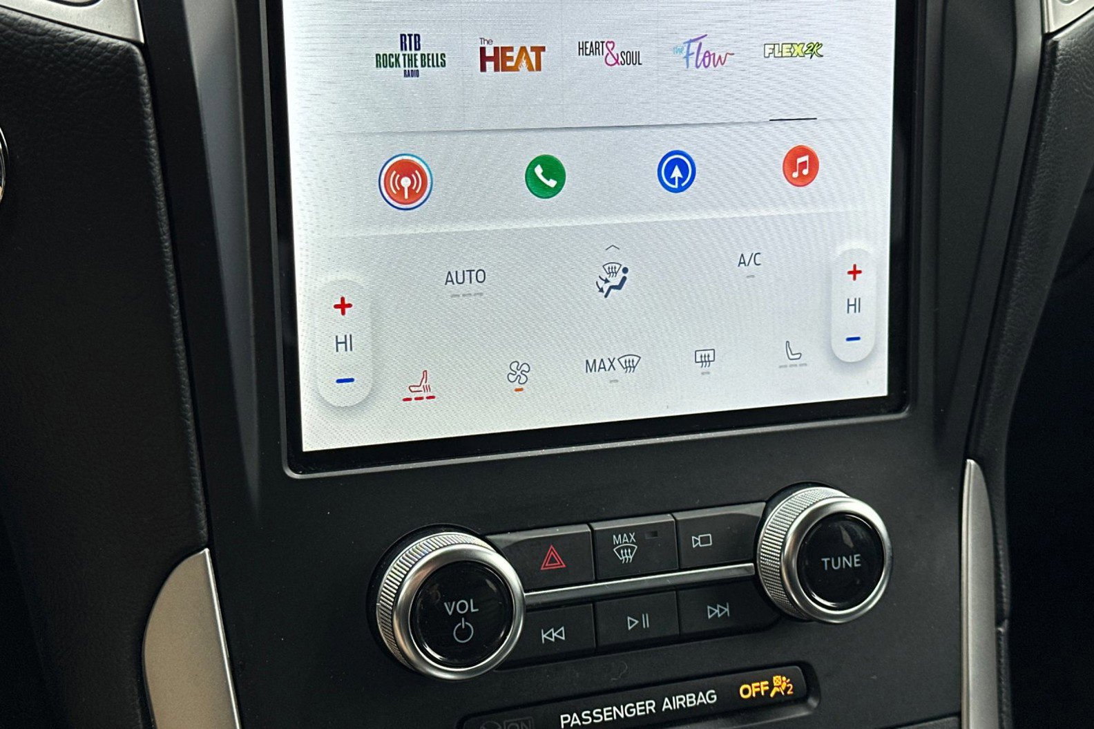 Used 2024 Ford Edge SEL image 21