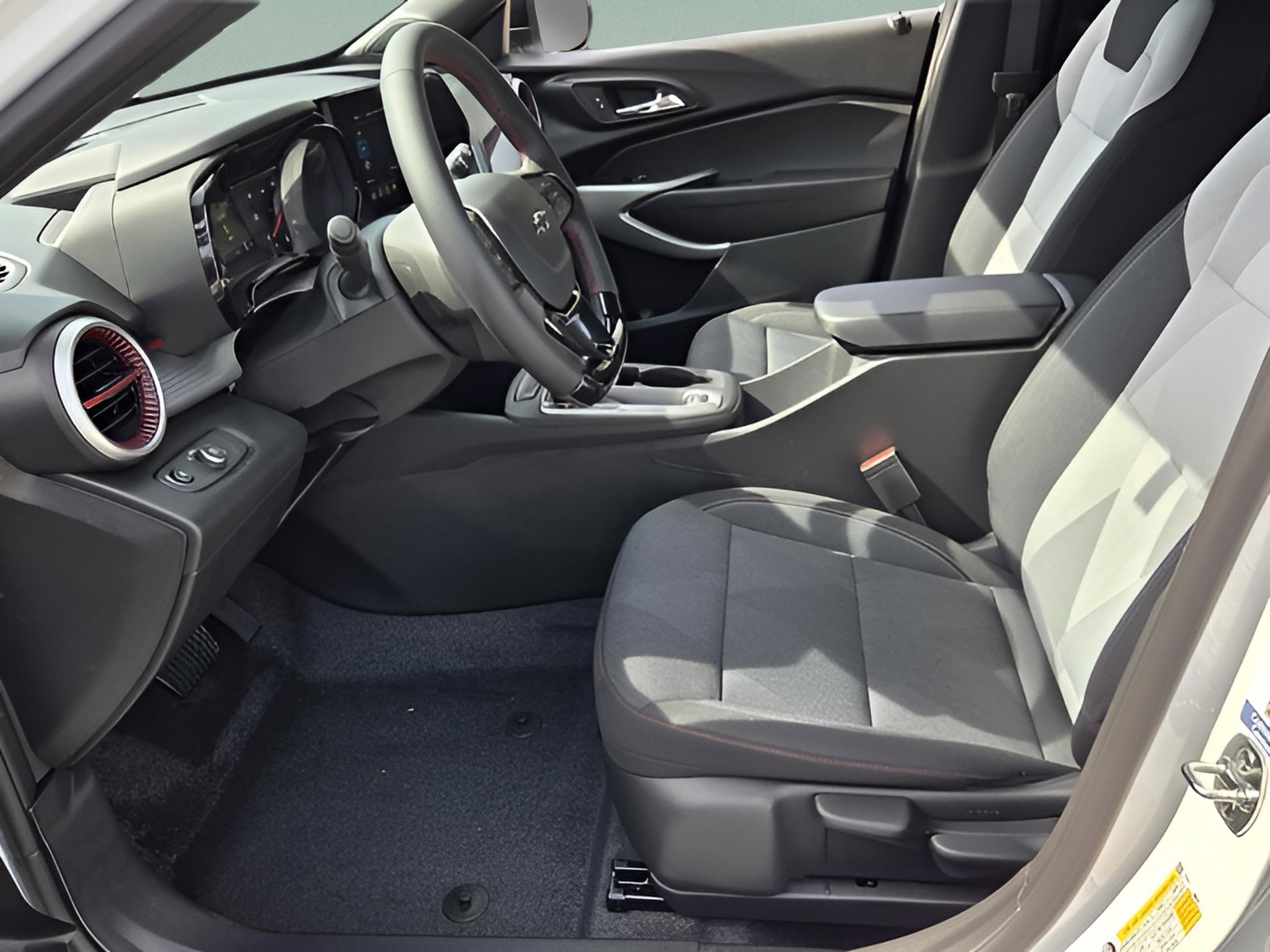 New 2026 Chevrolet Trax RS FWD image 10