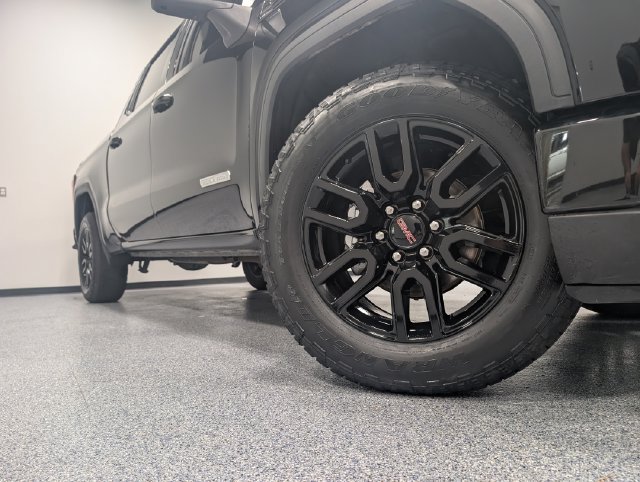Used 2023 GMC Sierra 1500 Elevation AWD/4WD image 3