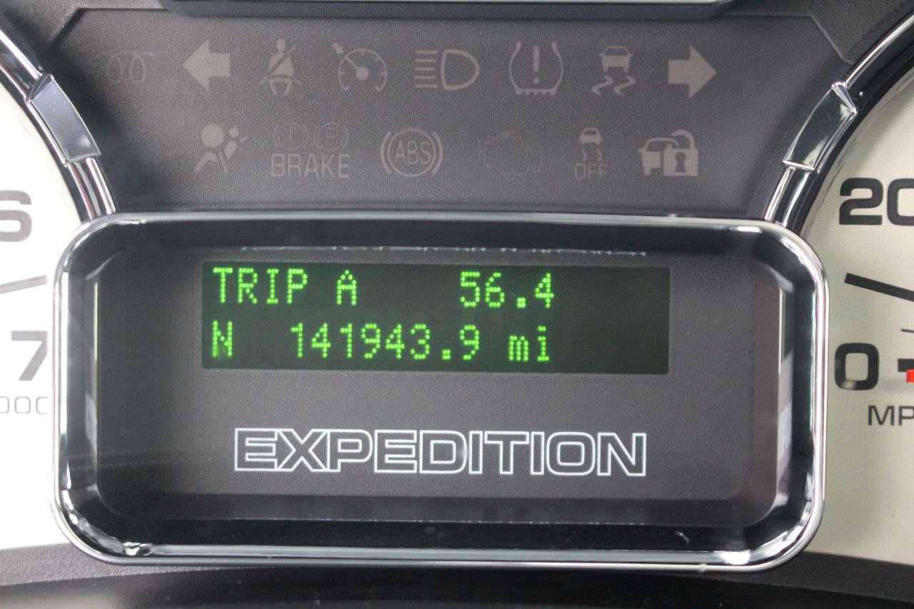 Used 2014 Ford Expedition Limited w/ Equipment Group 301A AWD/4WD image 23
