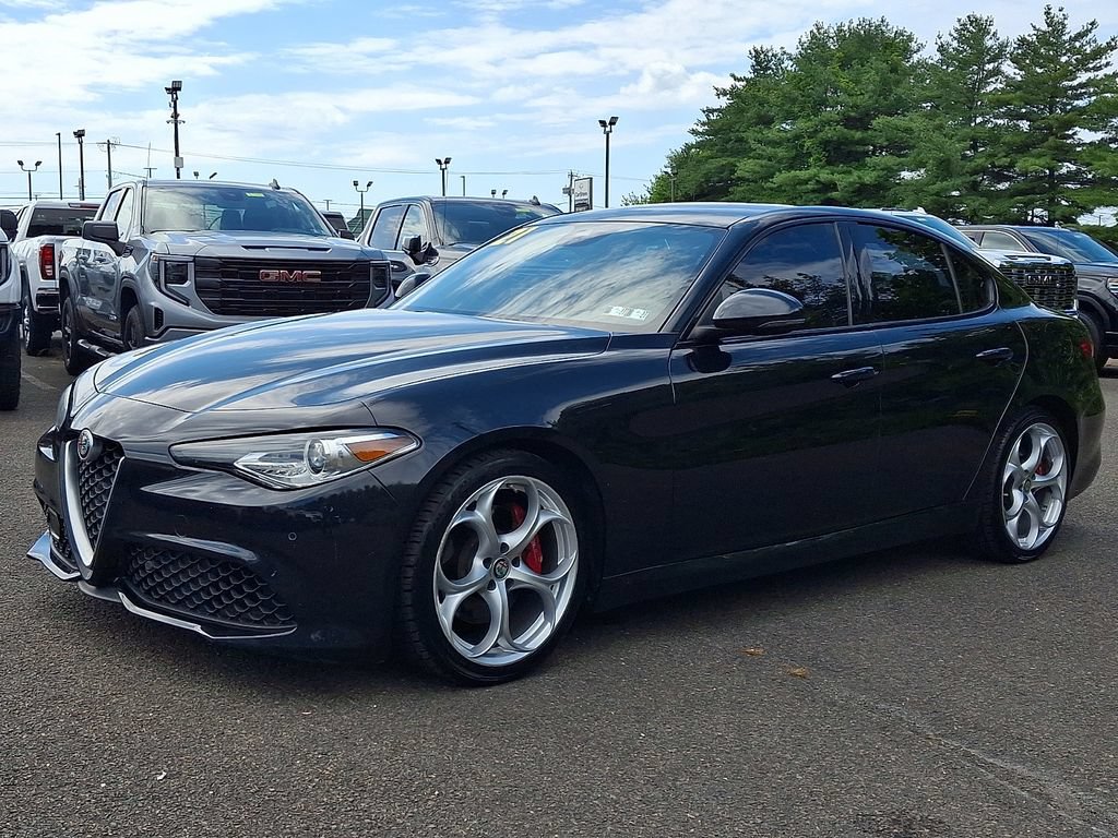 Used 2021 Alfa Romeo Giulia Ti Sport RWD image 3