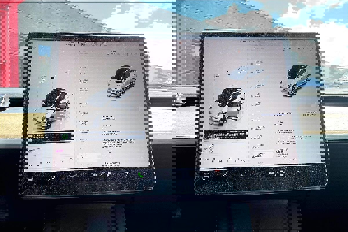 Used 2022 Tesla Model 3 Standard Range image 6