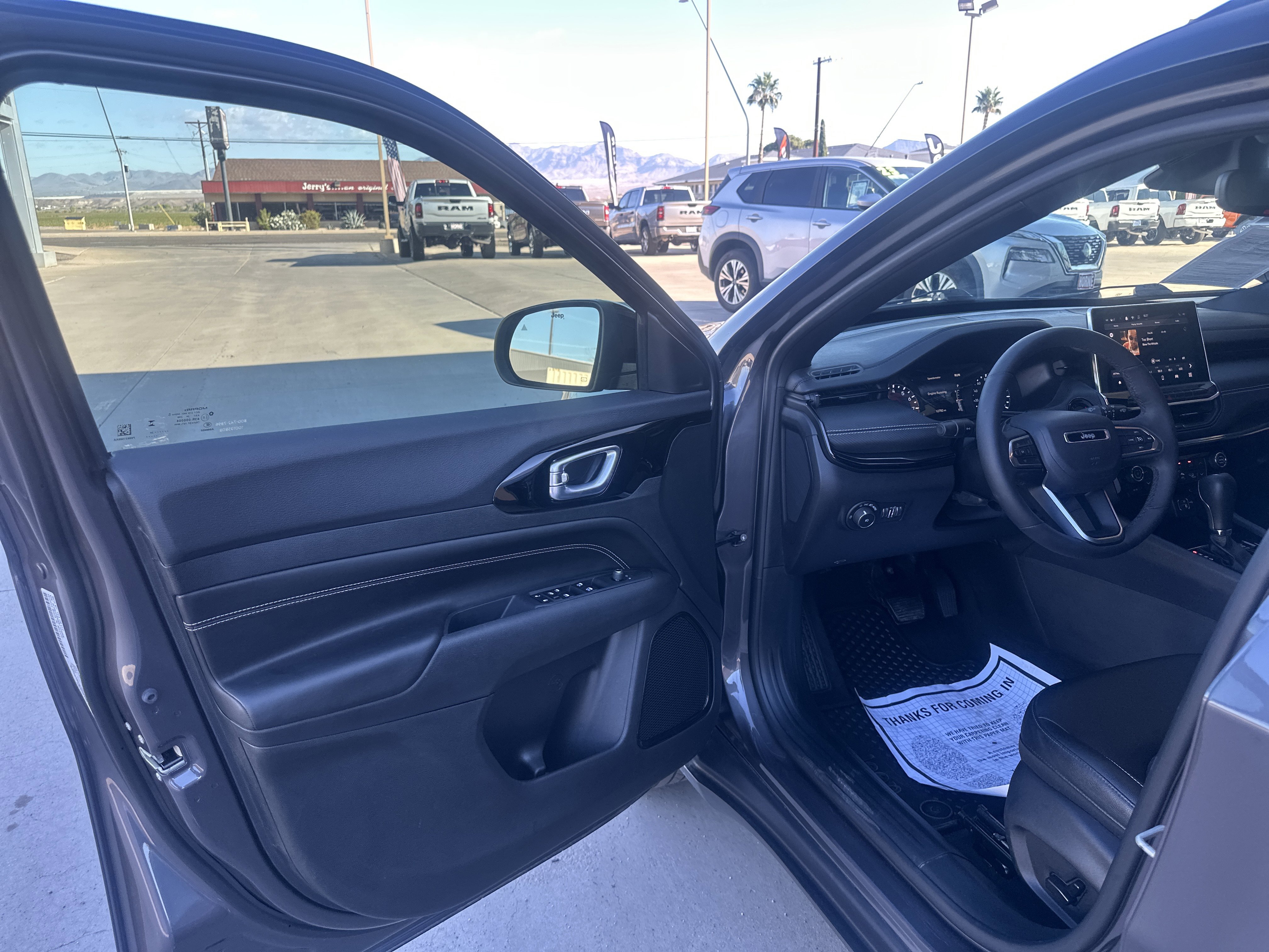 Used 2024 Jeep Compass Latitude w/ Convenience Group image 13