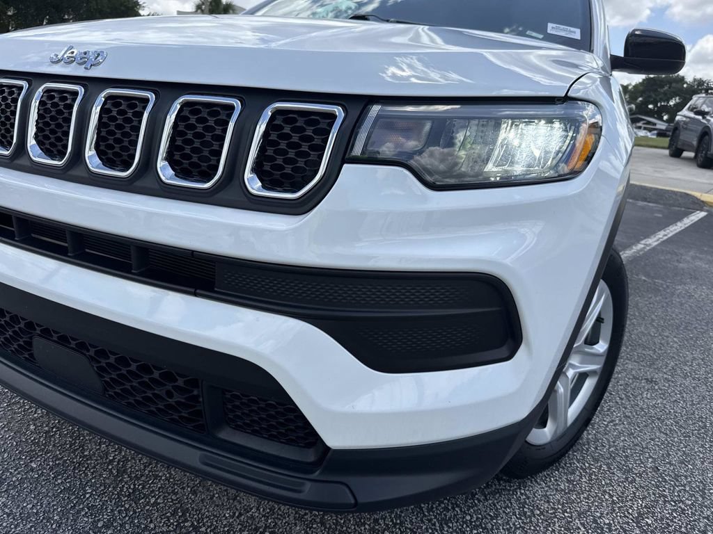 Used 2023 Jeep Compass Sport AWD/4WD image 9